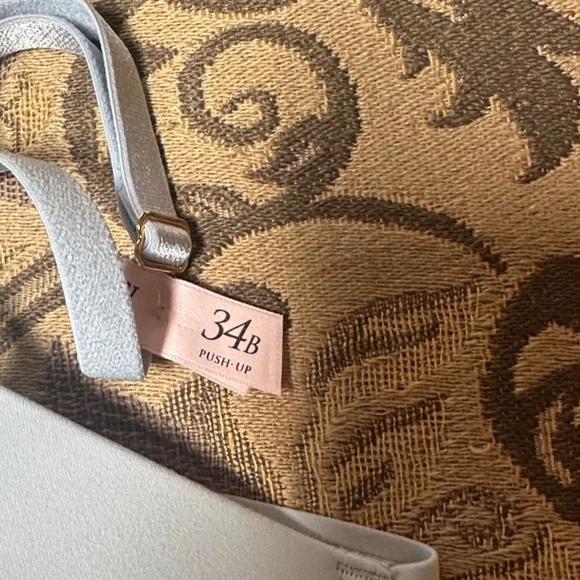 Victoria's Secret Soft Blue Bra - Picture 3 of 4